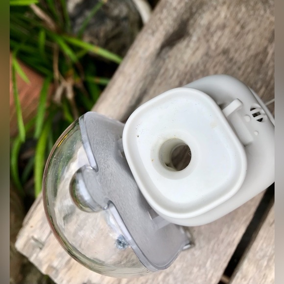 2/$10 YANKEE CANDLE Electric Scent Warmer Snow House Scene Wall Plug In Diffuser - Picture 9 of 9